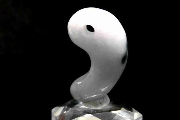 画像3: 【１点もの】神聖なヒスイ古代勾玉30mm (3)
